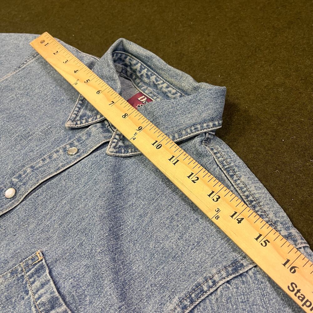 Vintage Denim & Co Shirt Womens Medium Blue Denim Snap Cropped HONG KONG 90s - Picture 3 of 8
